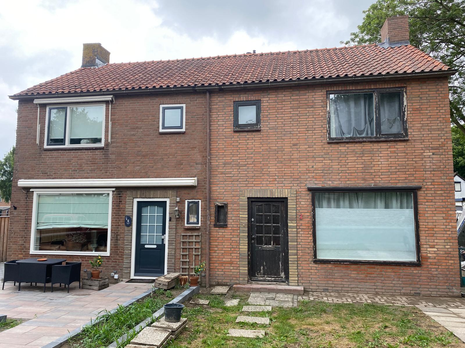 Voorgevel-na-werkzaamheden Hier is de voorgevel van de woning te zien voordat de gevel volledig is aangepakt.